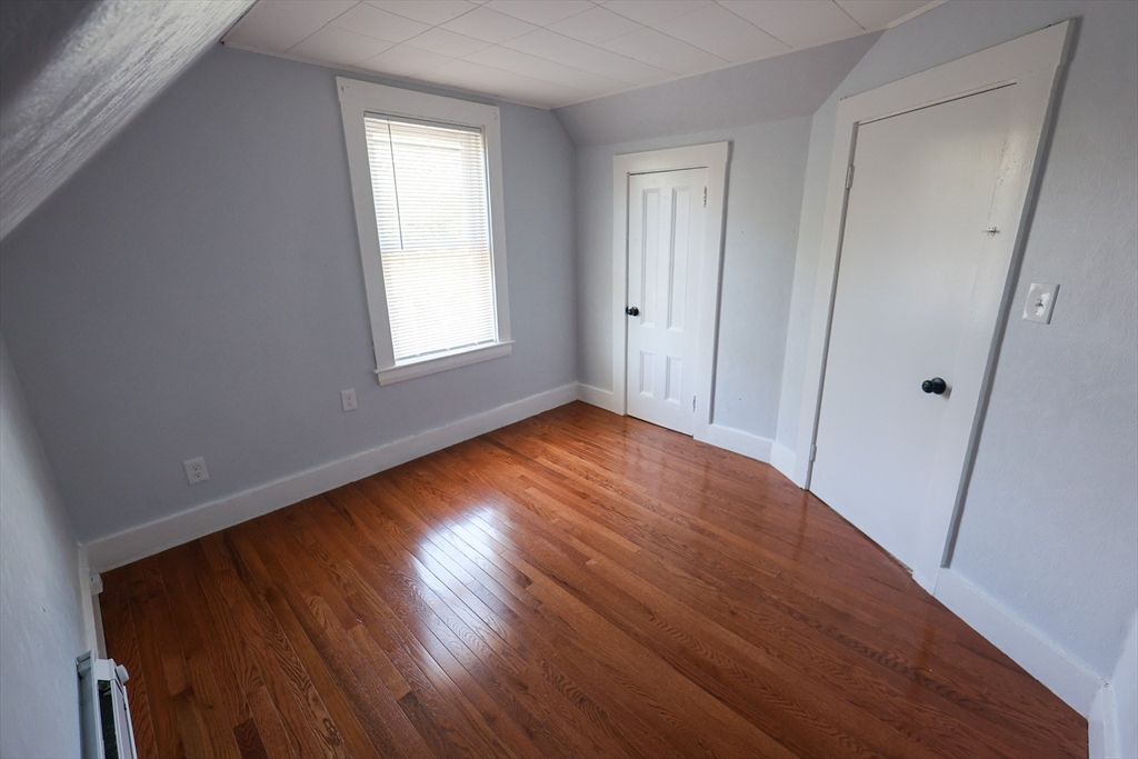 50 Thatcher St. - Hyde Park