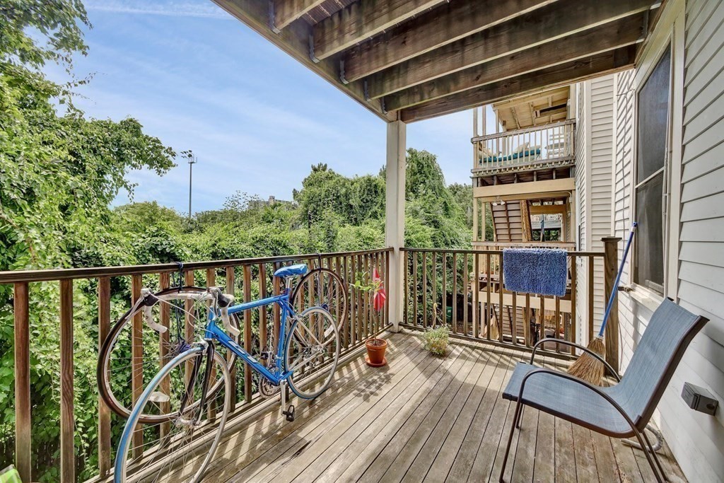 292 Western Ave. - Riverside