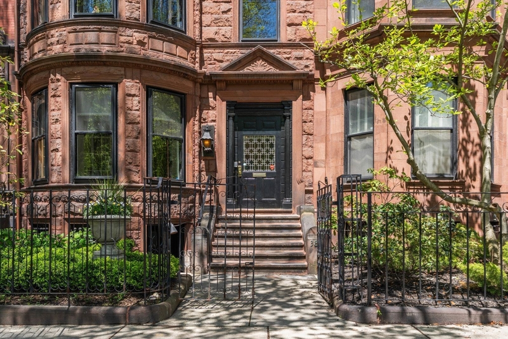 389 Commonwealth Ave. - Back Bay
