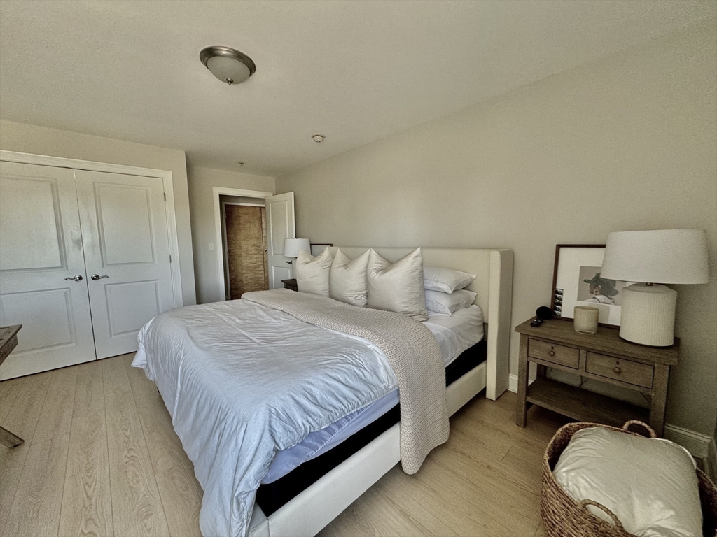 25 Alpine St. - Hyde Park