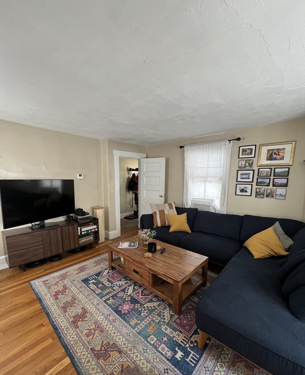 152 Kelton - Allston