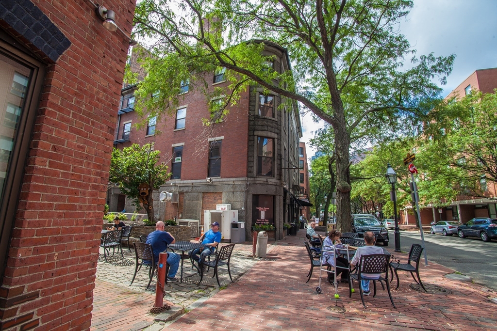 146 Commercial St. - North End