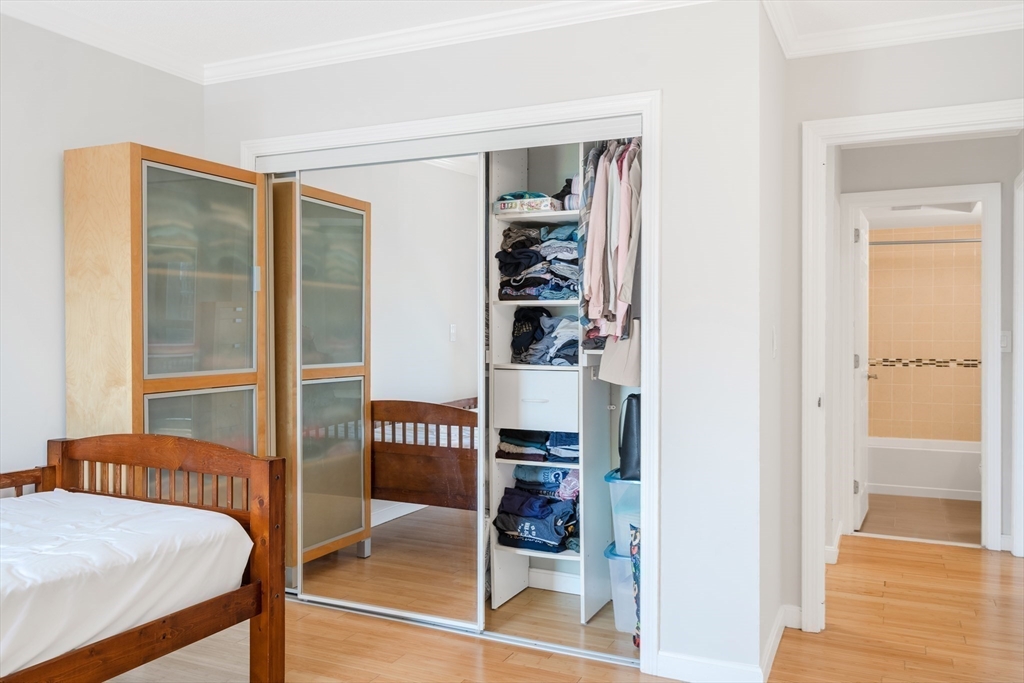 566 Commonwealth - Kenmore