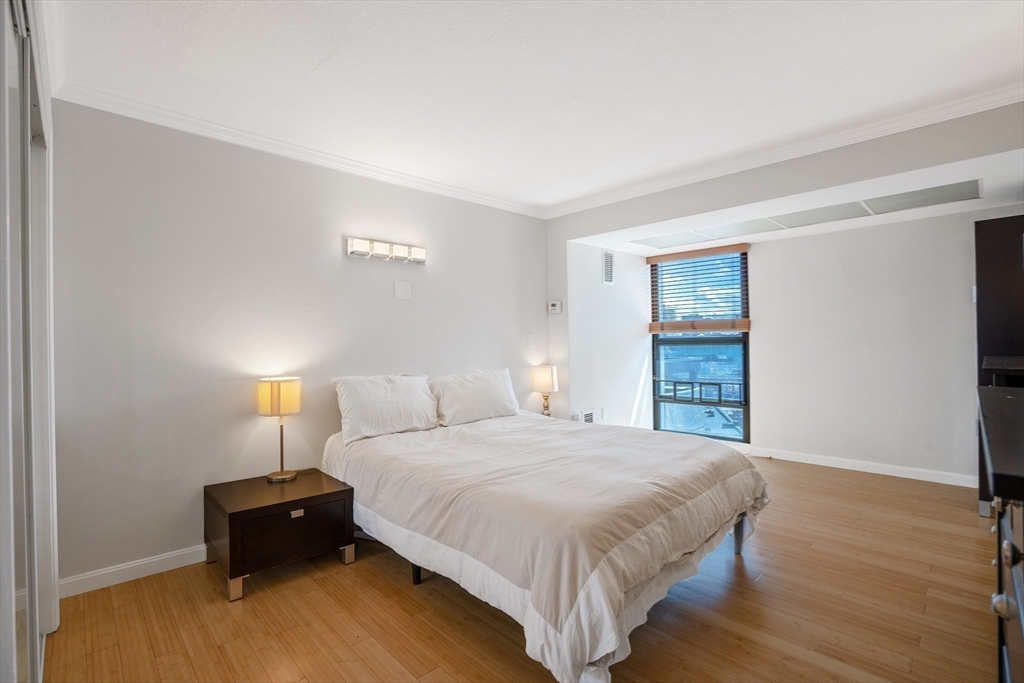 566 Commonwealth - Kenmore