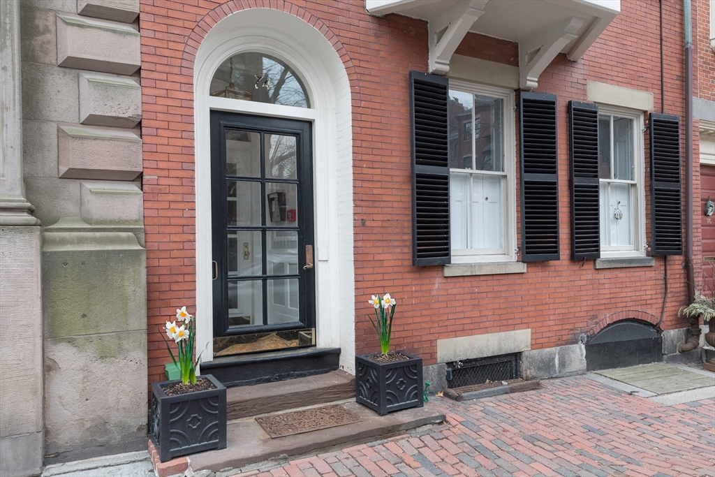74 Mount Vernon St. - Beacon Hill