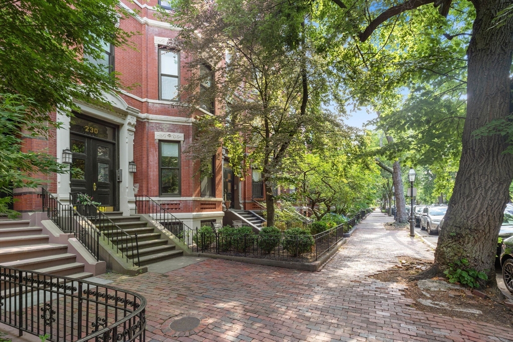 230 Marlborough - Back Bay