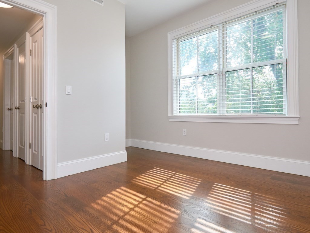 181 Putnam Ave. - Riverside