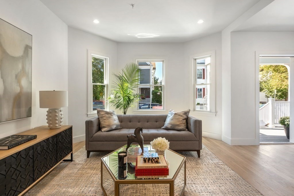 27 Saxton - Dorchester