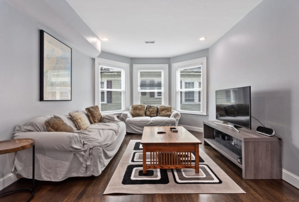 7 Abbotsford St. - Roxbury