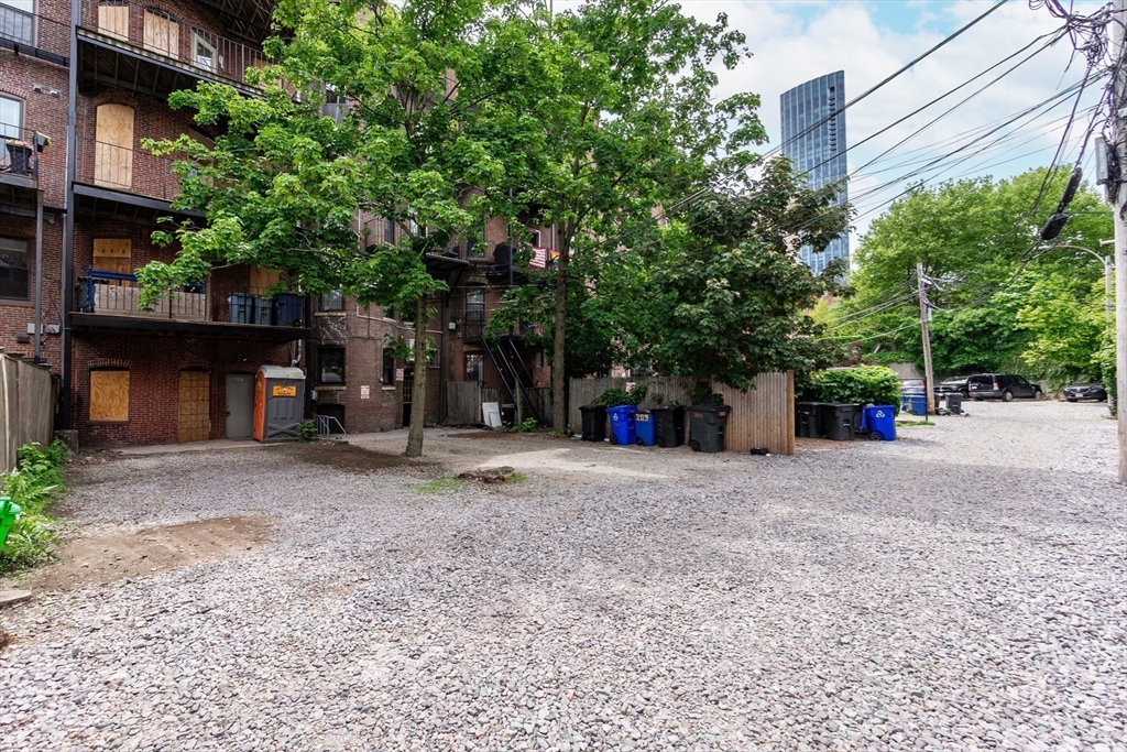 209 West Newton St. - South End