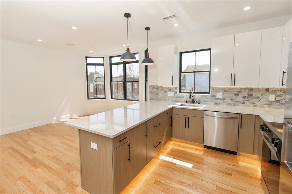 30 Clifton - Roxbury