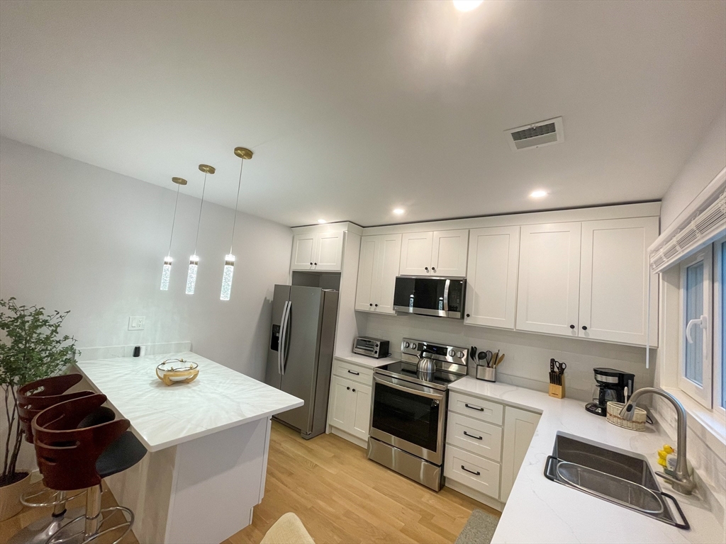 75-2 Thorndike St. - East Cambridge