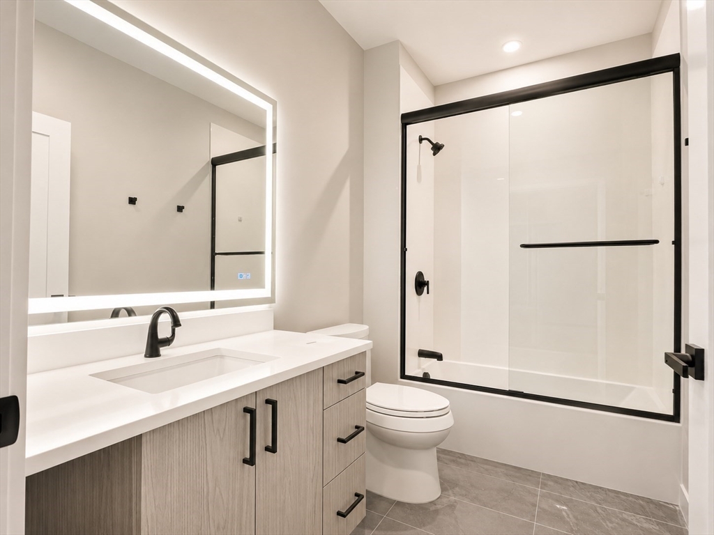 1305 Hyde Park Ave. - Hyde Park