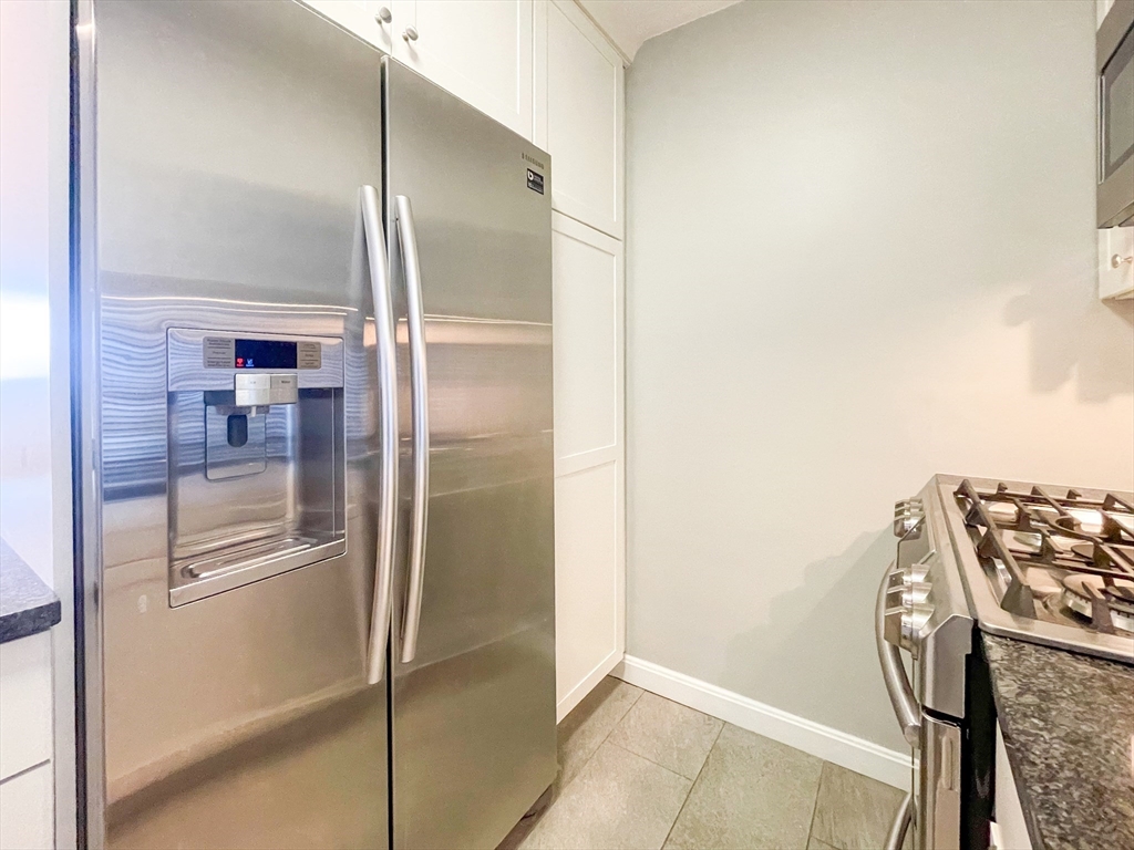 9 Hawthorne Pl. - West End