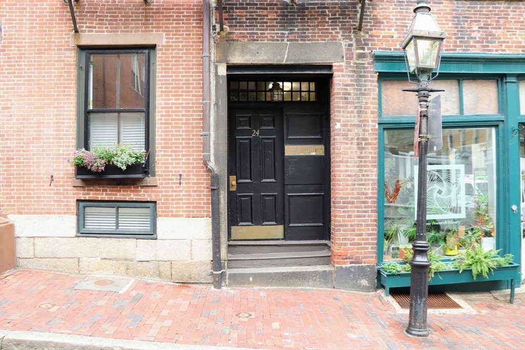 24 Joy St. - Beacon Hill