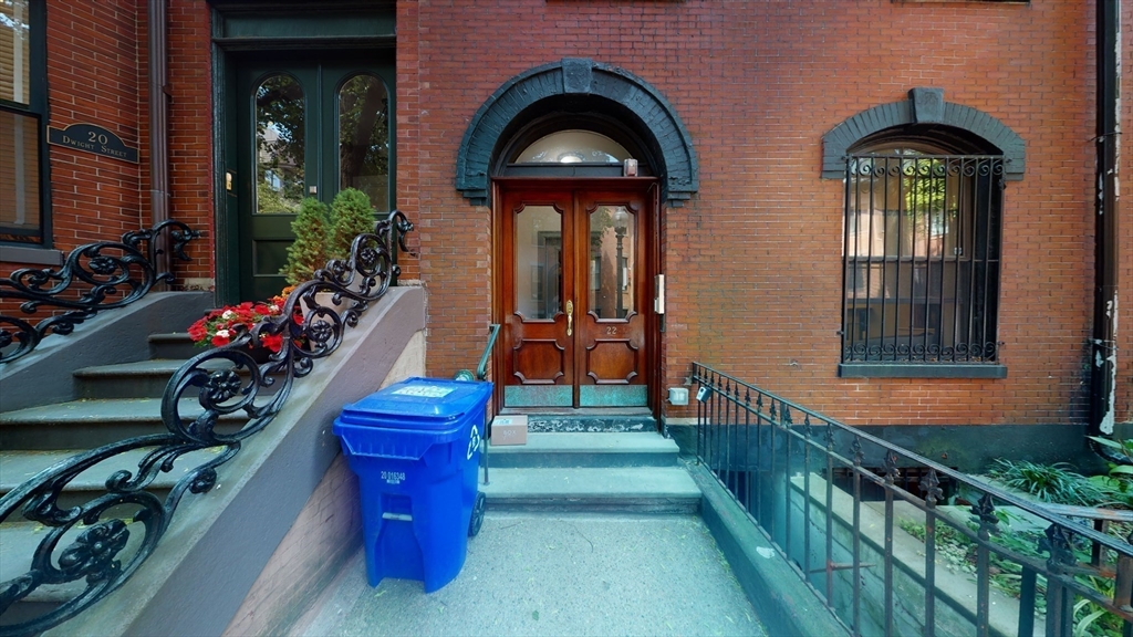 22 Dwight - South End