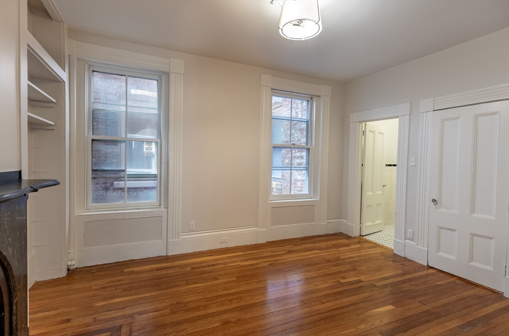 101 Myrtle St. - Beacon Hill