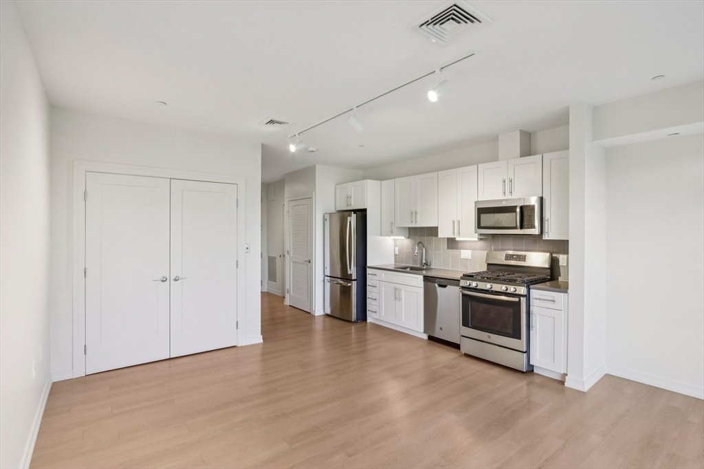 77 New - West Cambridge