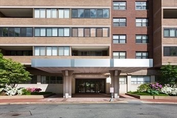 2 Hawthorne Pl. - West End
