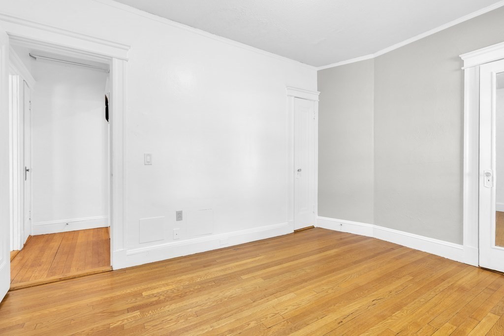 122 Riverway - Fenway