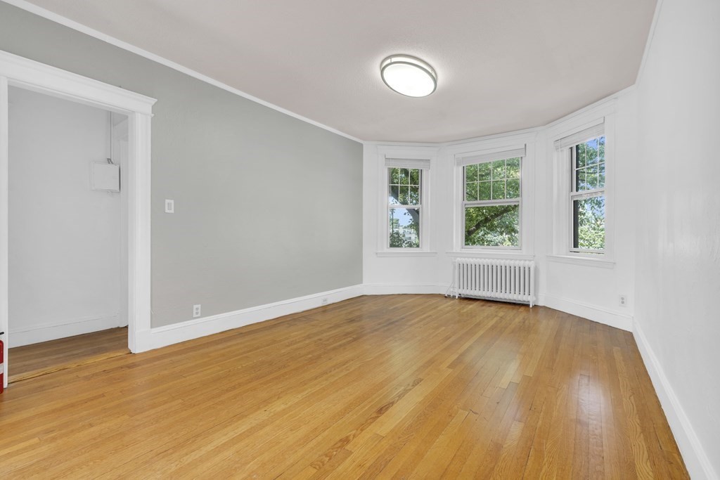 122 Riverway - Fenway