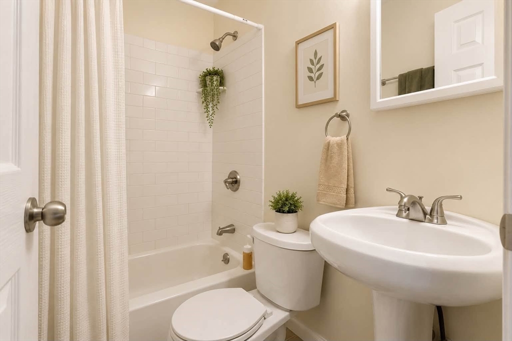 28 Phillips St. - Beacon Hill