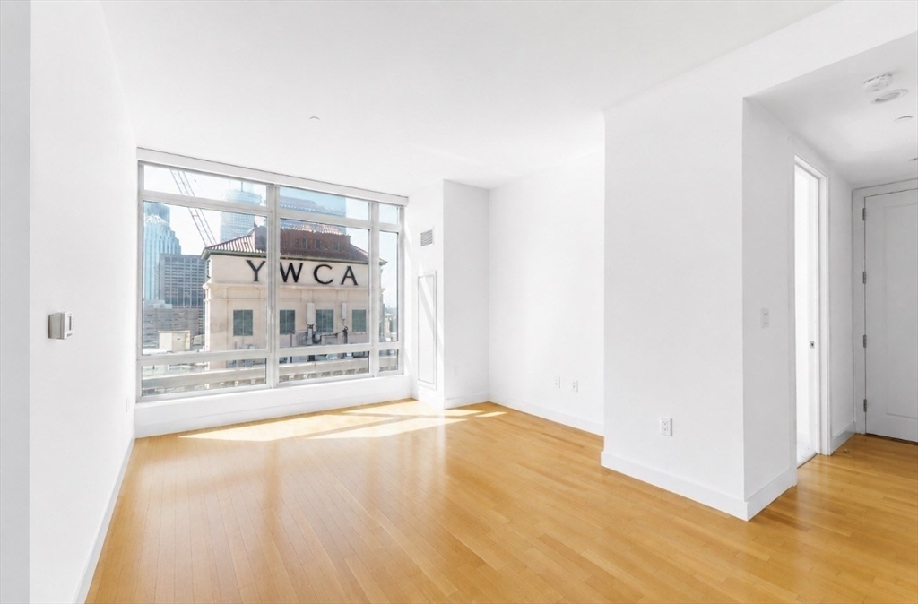 400 Stuart - Back Bay