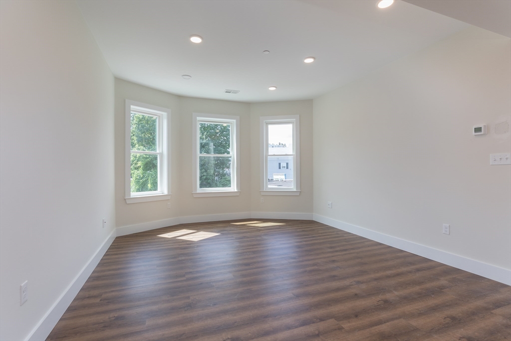 843 Columbia - Dorchester