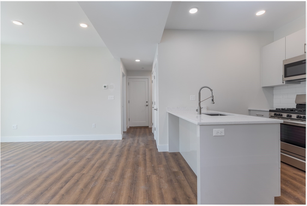 843 Columbia - Dorchester