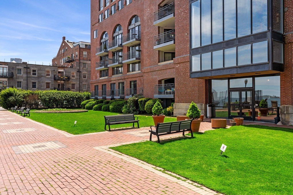 357 Commercial St. - North End