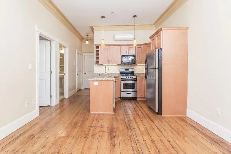 263 Newbury - Back Bay