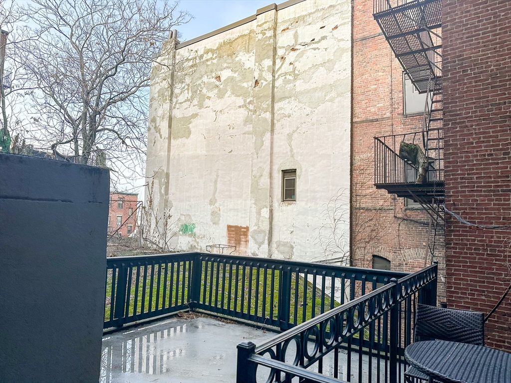61 Phillips St. - Beacon Hill