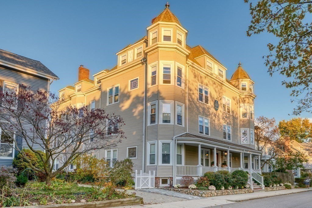 173 Davis - Brookline