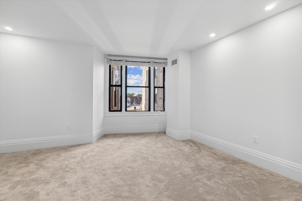 390 Commonweath Ave. - Back Bay
