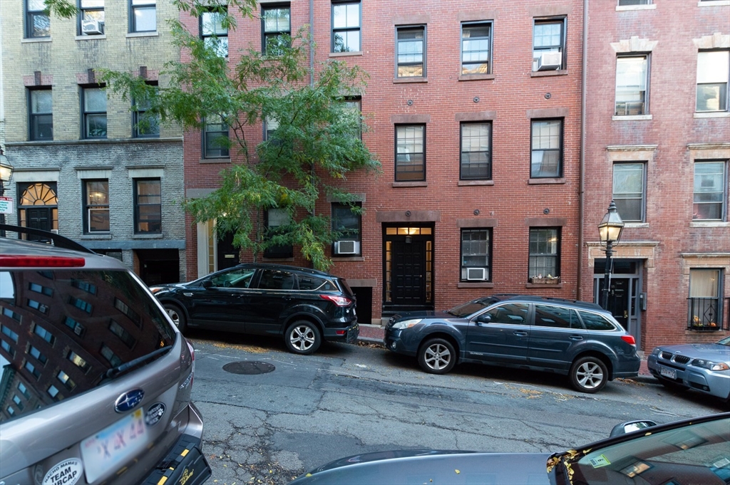 37 Grove St. - Beacon Hill