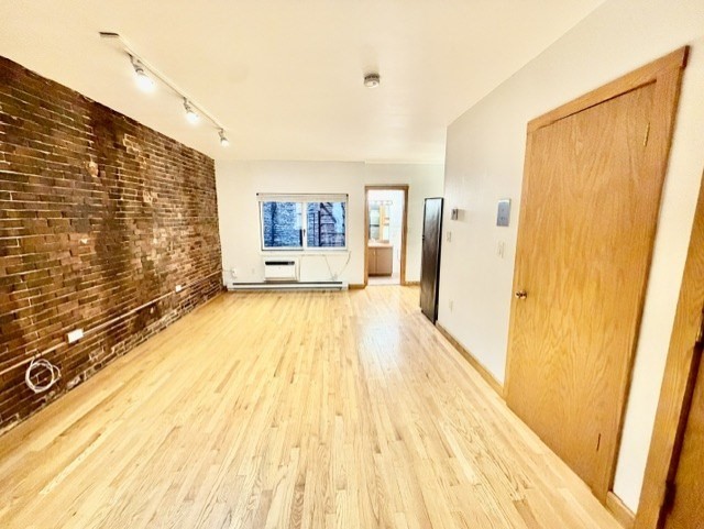 5 Thacher Ct. - North End