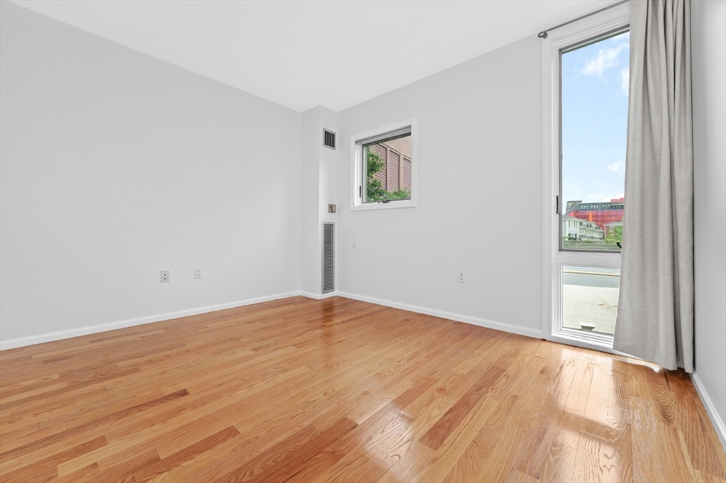 1 Warren St. - Charlestown