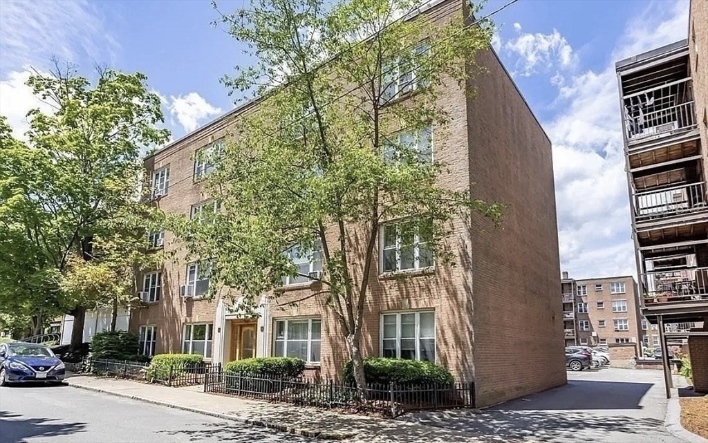 60 Sutherland Rd. - Brighton