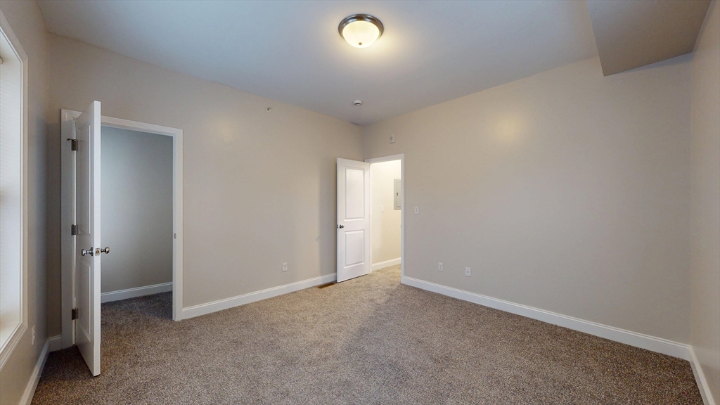 60 Holworthy - Roxbury