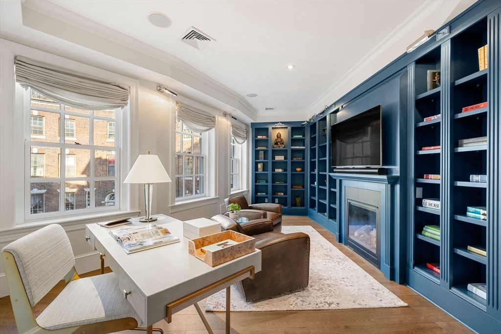 6 West Hill Pl. - Beacon Hill