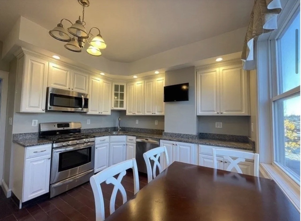 42 Grampian Way - Dorchester