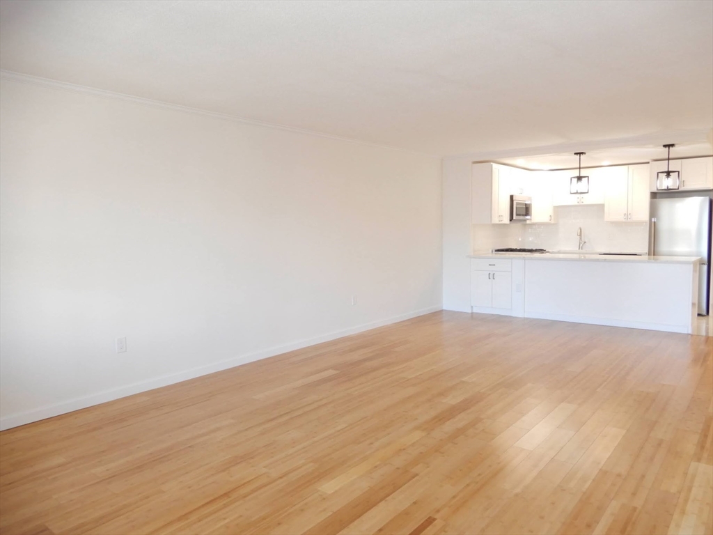 9 Hawthorne Pl. - West End