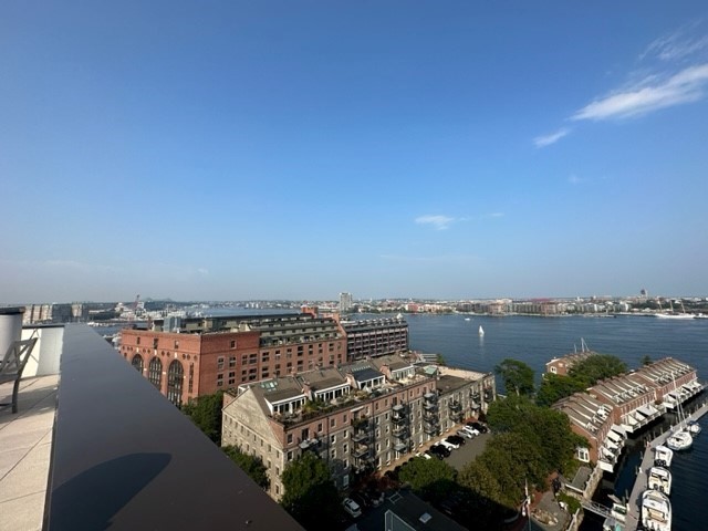 300 Commercial - Waterfront