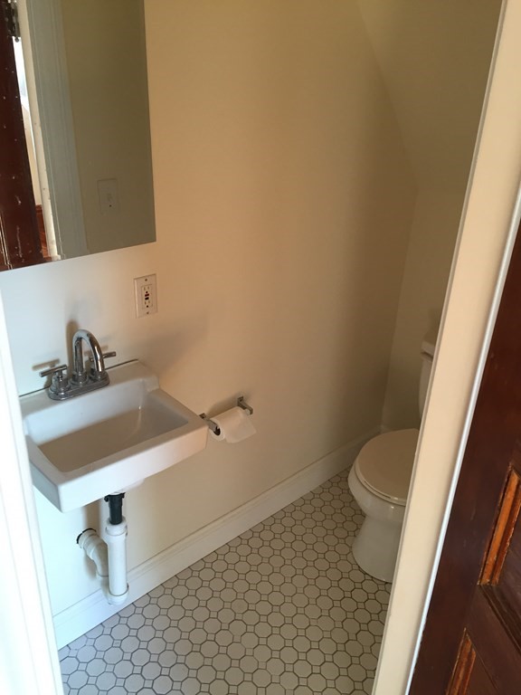 42 Harvard Ave. - Hyde Park