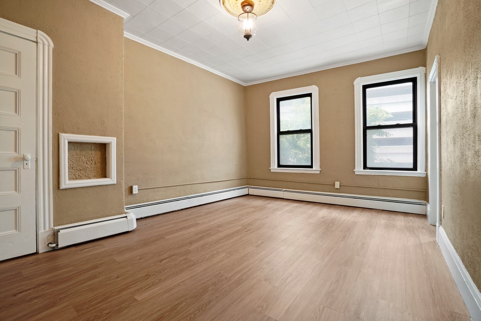 58 Charles St. S - Bay Village