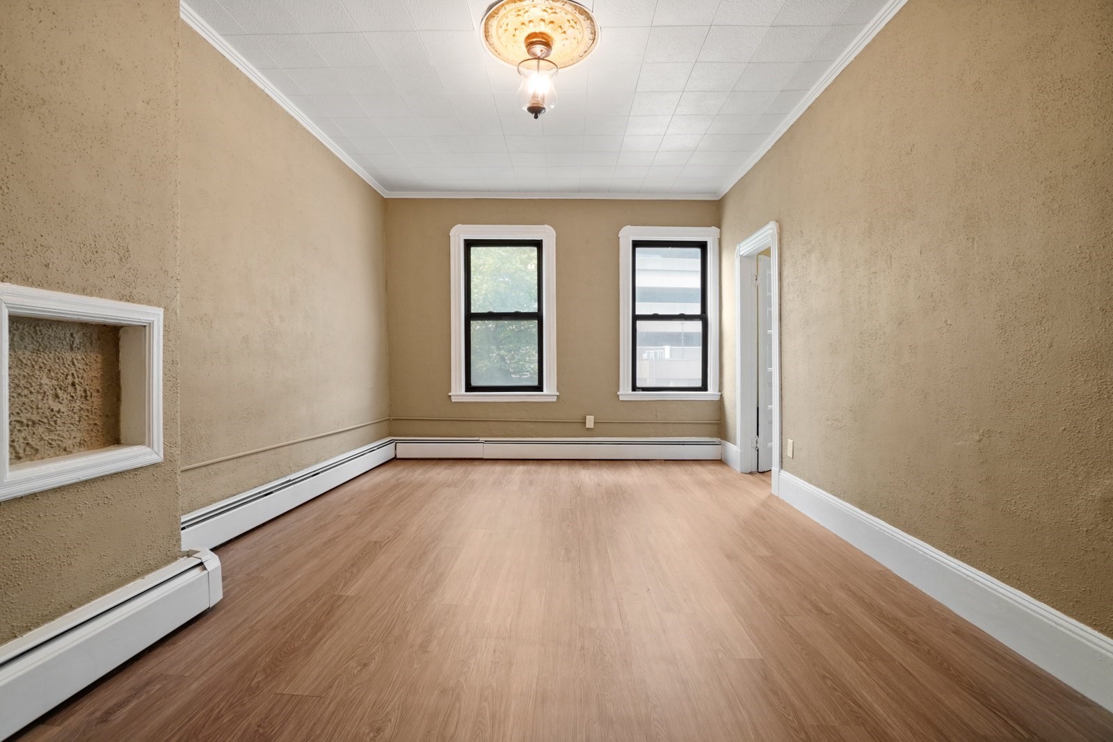58 Charles St. S - Bay Village