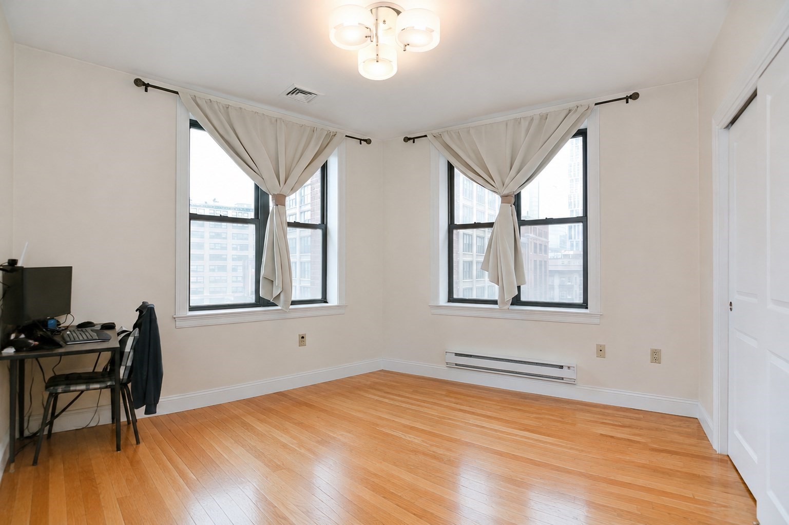 42 Beach St. - Chinatown