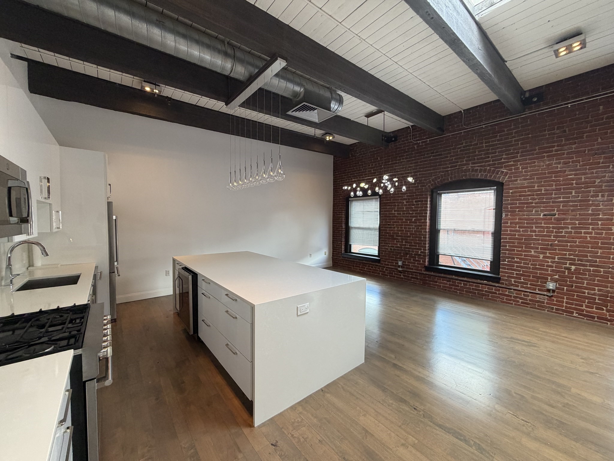 21 Wormwood - Seaport District