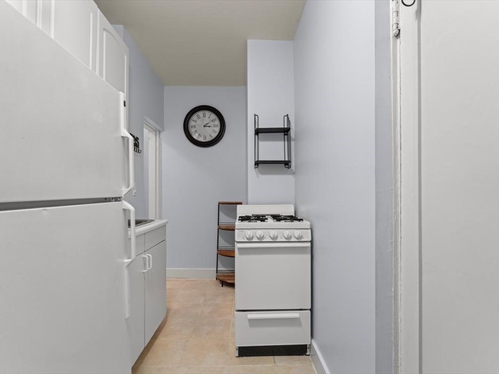 8 Garrison - Back Bay