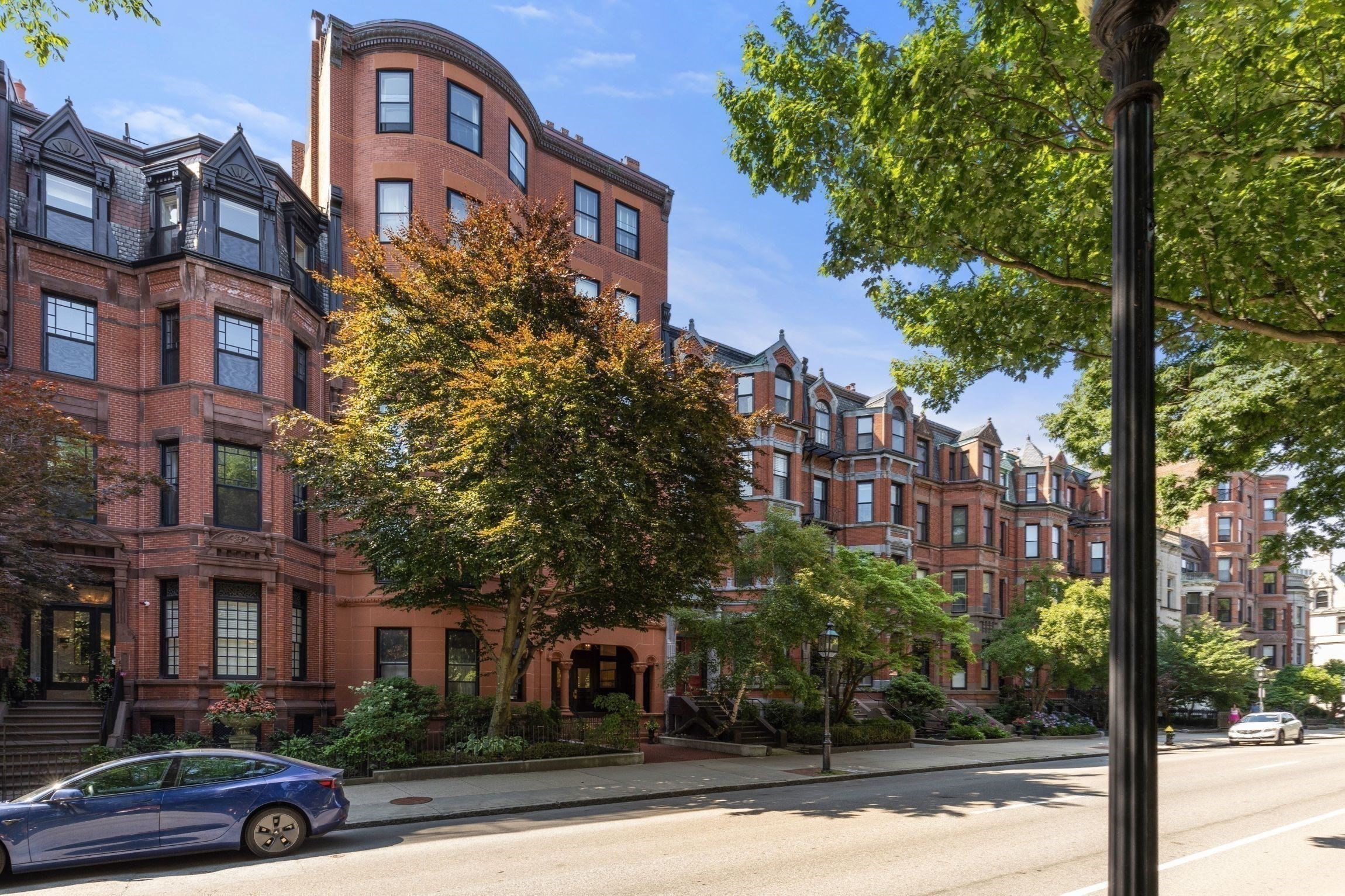 290 Commonwealth Ave. - Back Bay